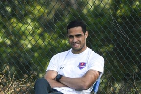 包含今晨体能课后，本菲卡内部沟通备战亚冠，更衣室稳定，更衣室氛围转暖的词条