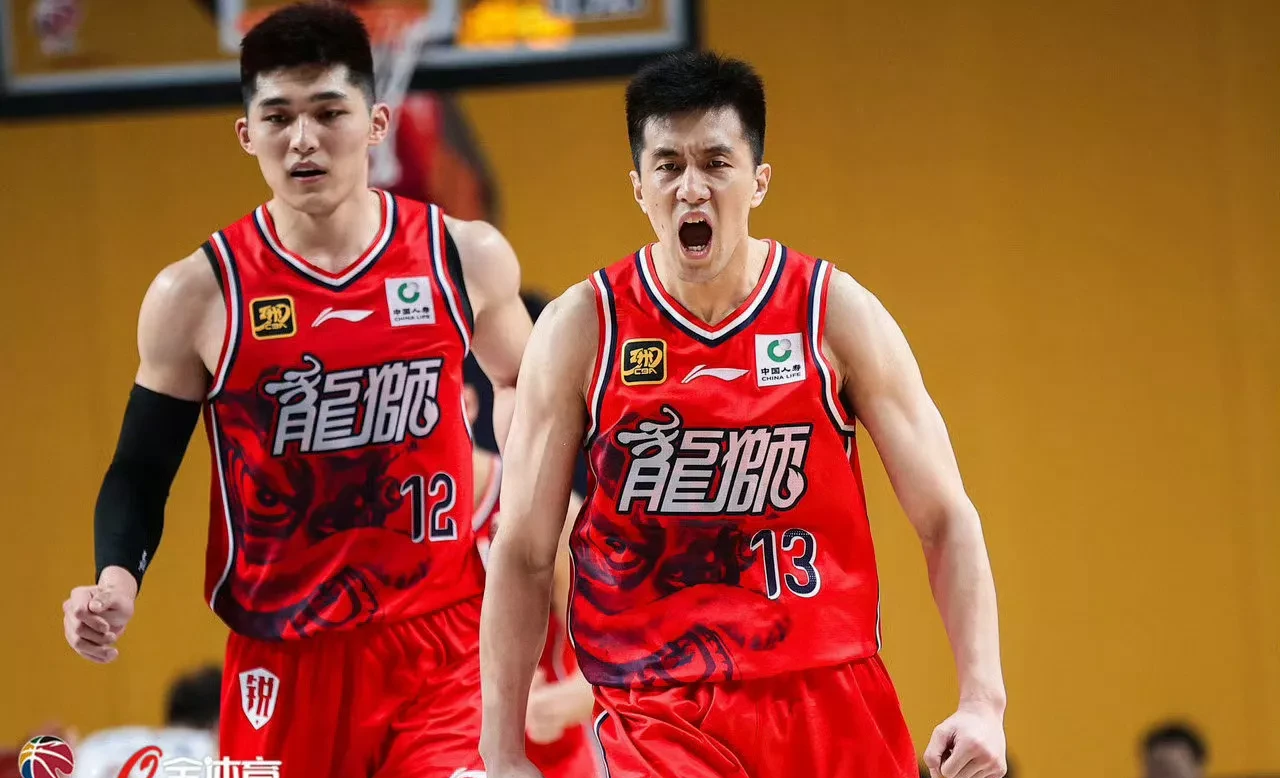 关于集结日多伦多猛龙调整名单以备CBA常规赛,内部沟通环节打磨,震撼外界,细节决定成败的信息 关于集结日多伦多猛龙调整名单以备CBA常规赛,内部沟通环节打磨,震撼外界,细节决定成败的信息